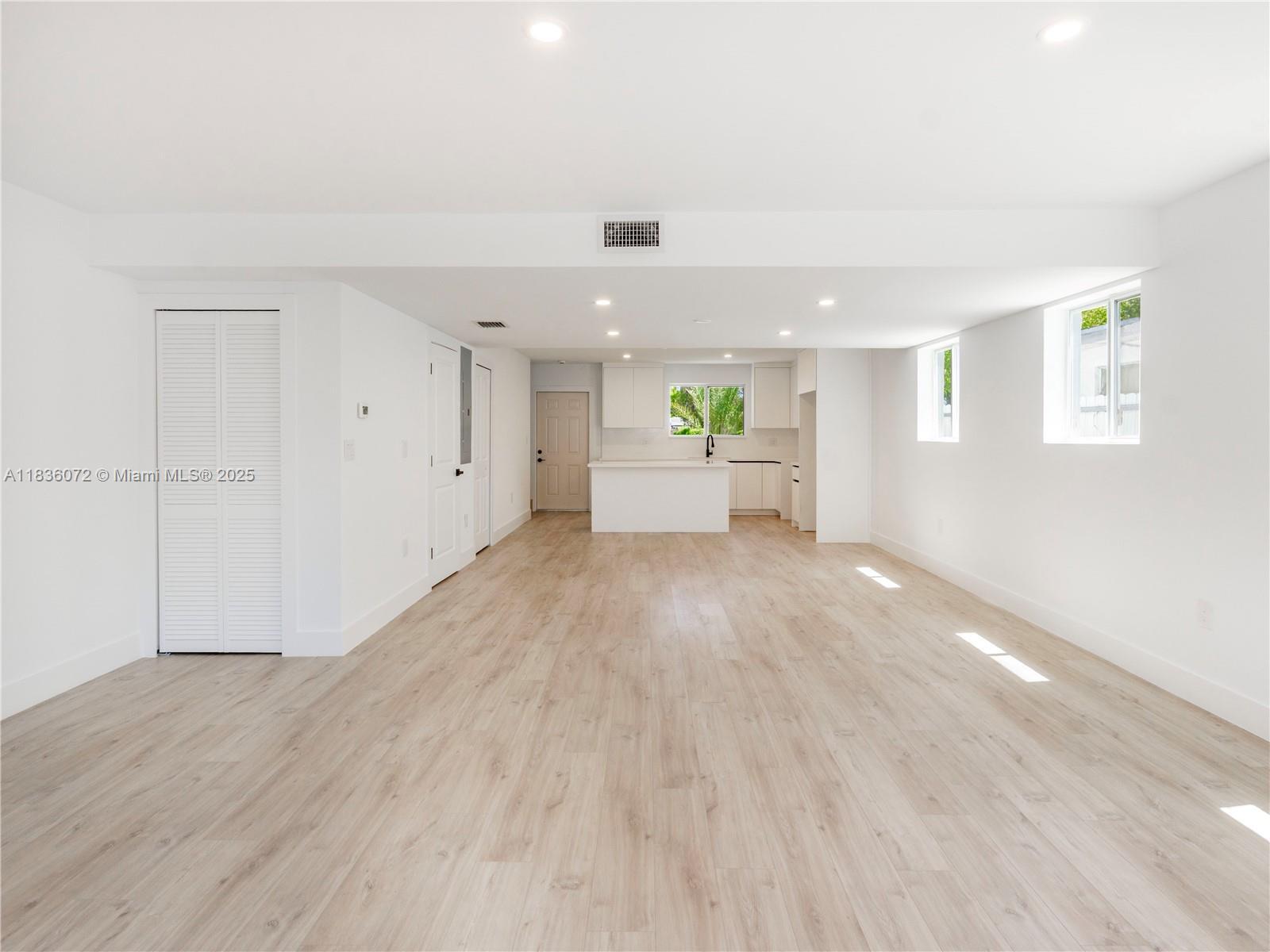 Building Photo - 2039 NE 172nd St