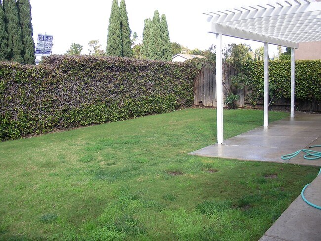 Building Photo - Remodeled Single Story House, Available 8/15/26