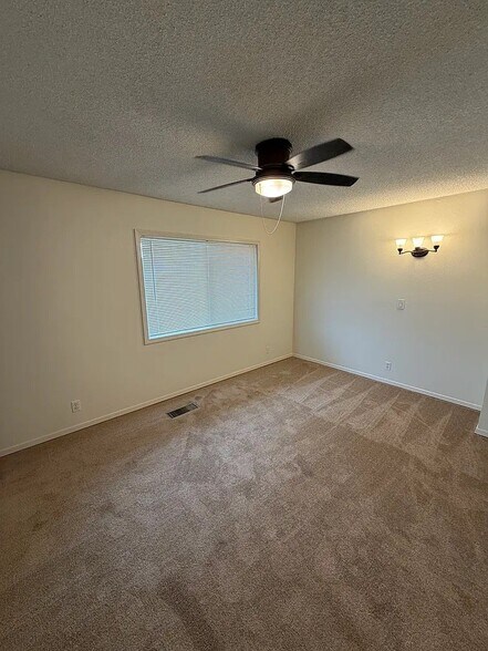 Building Photo - 1225 Elegante Ln