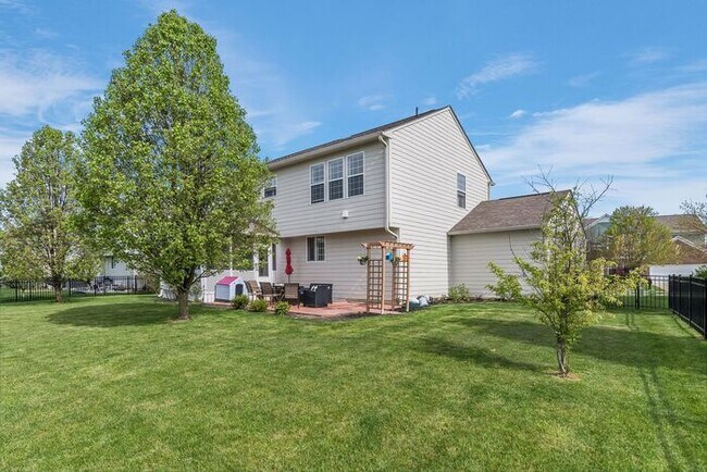 Building Photo - Stunning 6 Bed 3.5 Bath Carmel Home With Finished Basement an Fenced Yard!