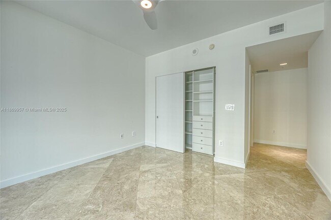 Building Photo - 3535 S Ocean Dr