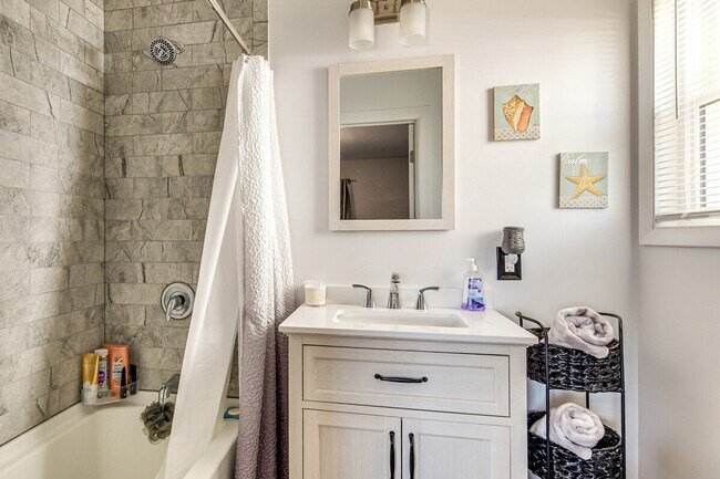 Building Photo - 1404 Hilo Bay Dr