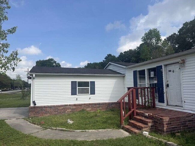 Building Photo - 16321 Lone Star Ranch Dr