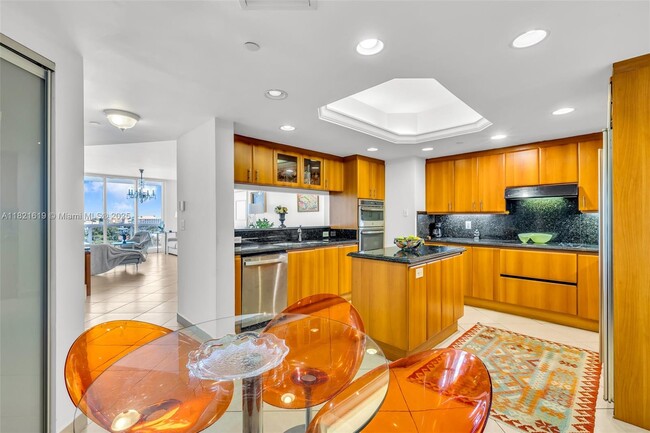 Building Photo - 9559 Collins Ave