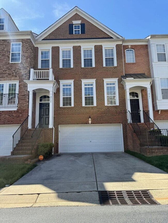 Building Photo - Prime Raleigh Location Near Crabtree & Downtown – Stunning 3BR Townhome