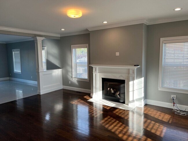 Building Photo - 69 Tedford Ave