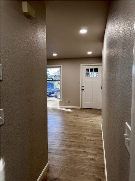 Building Photo - 9 Brighstone Ln