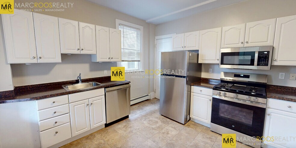 Building Photo - 39 Dana St