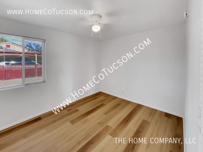Building Photo - 3332 E 28th St