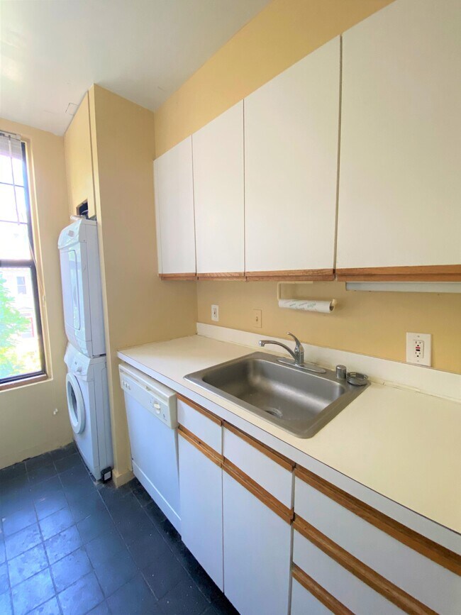 Building Photo - 1842 California St NW