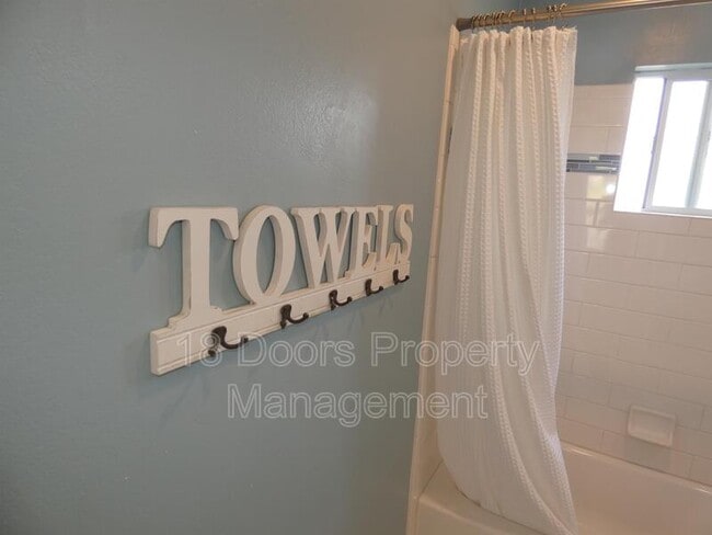 Building Photo - 4536 4th St