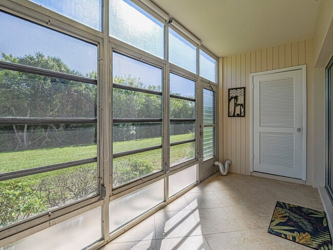 Building Photo - 110 Spring Lake Ct