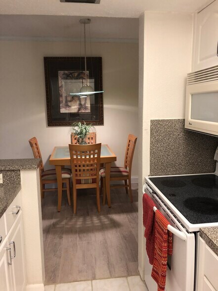 Building Photo - 2565 S Ocean Blvd