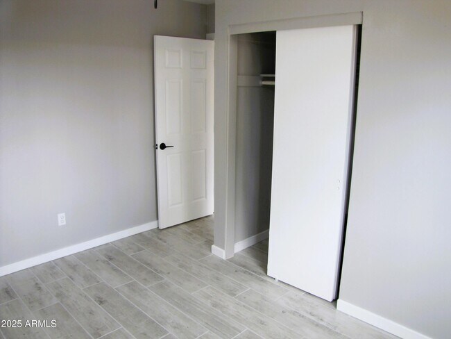 Building Photo - 4416 Plaza Vista