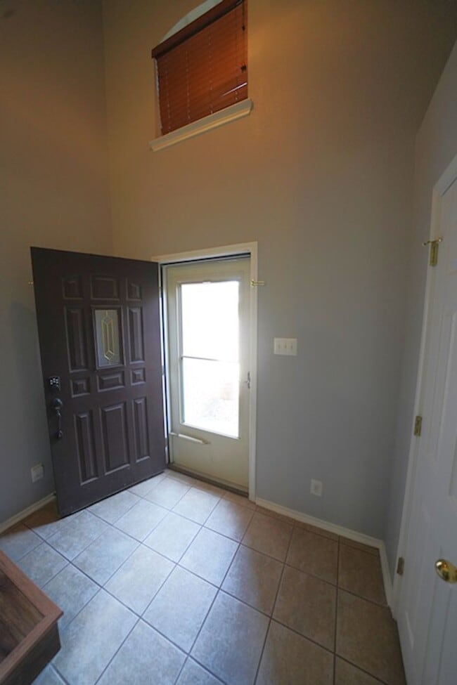Building Photo - Lovely Cul-De-Sac Home in Schertz/Cibolo N...