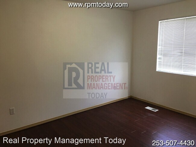 Building Photo - 4 br, 2.5 bath House - 1561 S 90th St