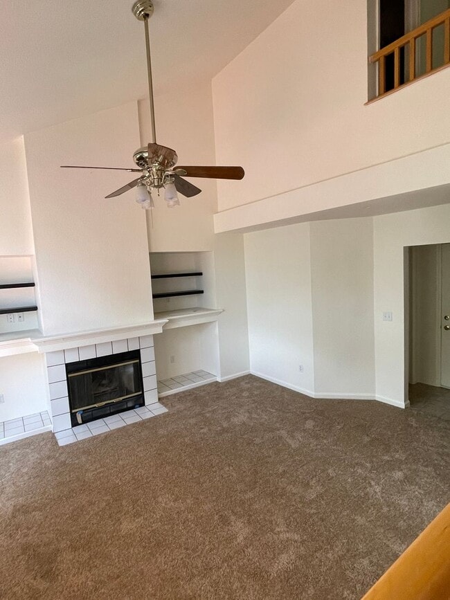 Building Photo - 3 bed 3 bath single Family House in Highlands Ranch