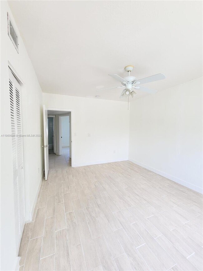 Building Photo - 483 NW 84th Ln