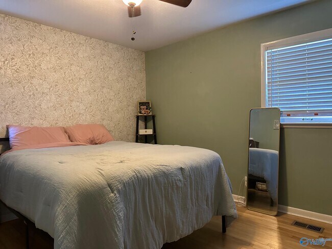 Building Photo - 306 Jack Coleman Dr NW