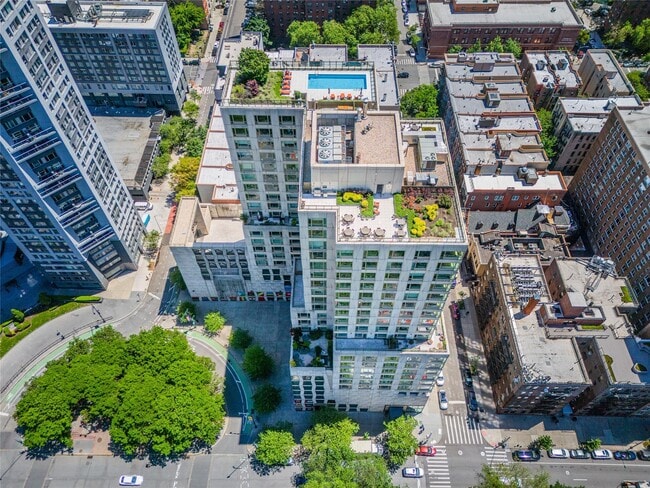 Building Photo - 1280 5th Ave