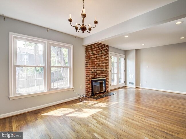 Building Photo - 1012 N Pelham St