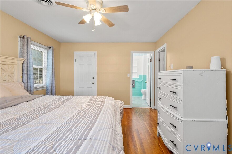 Building Photo - 1871 Pender Ave