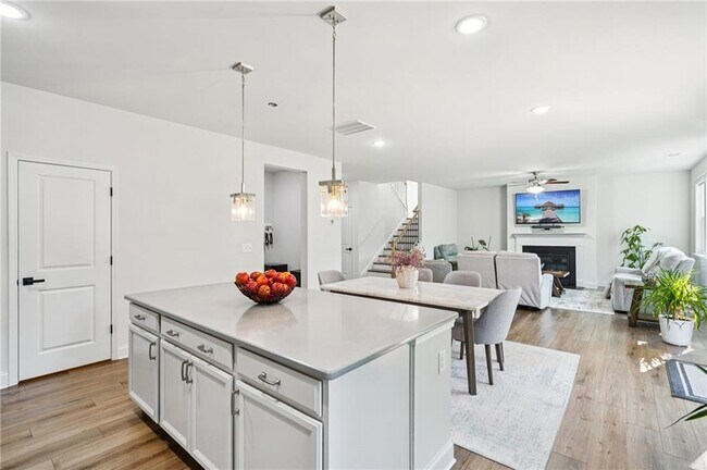 Building Photo - 2424 Pinnae Pl