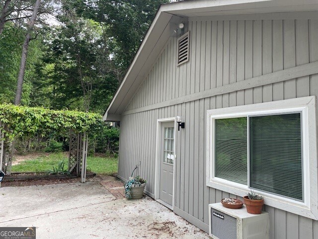 Building Photo - 100 Sandown Dr