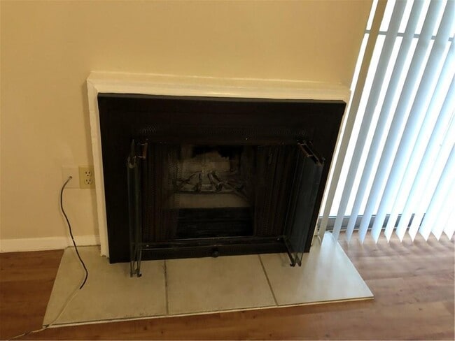 Building Photo - 6907 Woodhue Dr