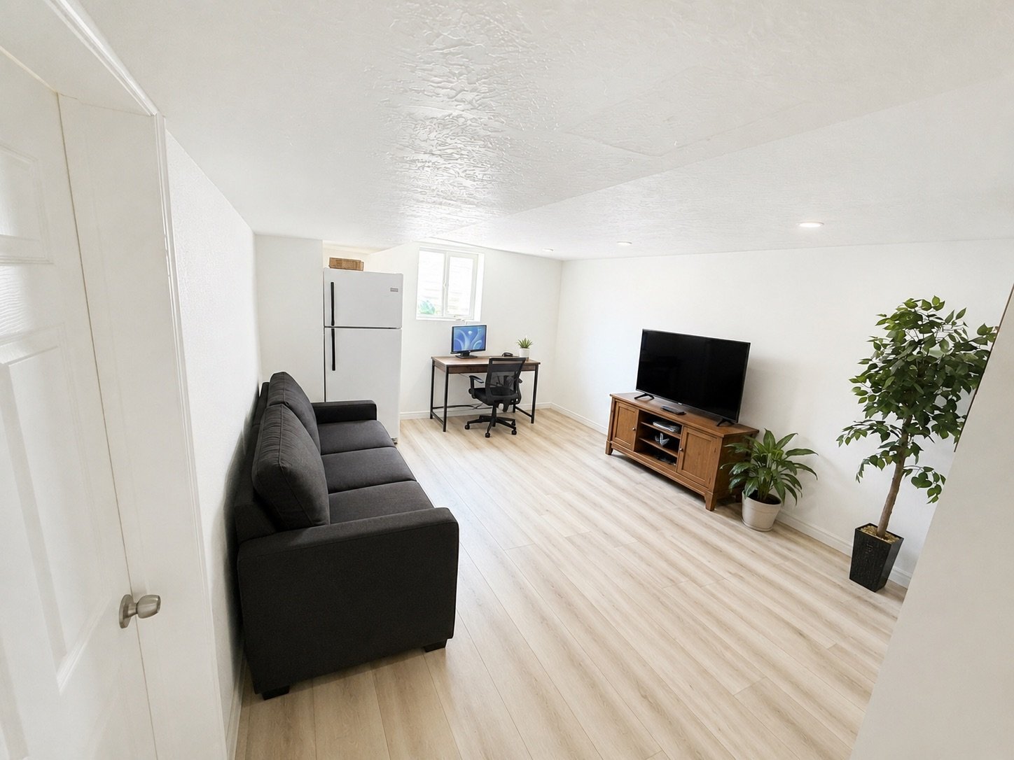 Building Photo - 1492 E 900 S