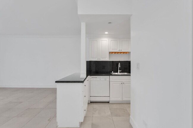 Building Photo - UTILITIES INCLUDED | Low Move-In | 1-Bedroom in Coral Gables w/ Parking
