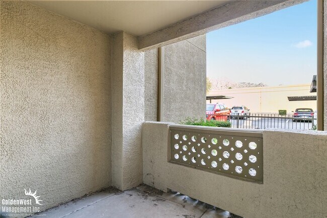 Building Photo - Beautiful 2Bdm 2Ba Condo at the Base of North Mountain Preserve!