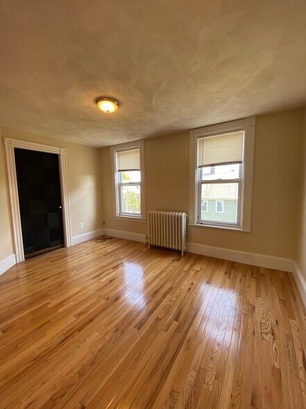 Building Photo - 51 Aldie St