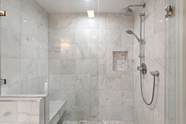 Building Photo - 1476 Crestline Dr