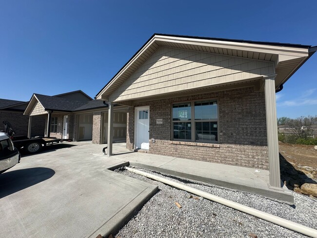 Primary Photo - 7057-7059 Caravan Drive