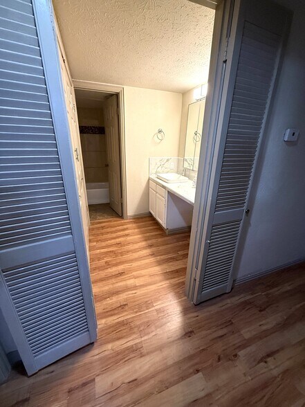 Building Photo - 4557 N O'Connor Rd