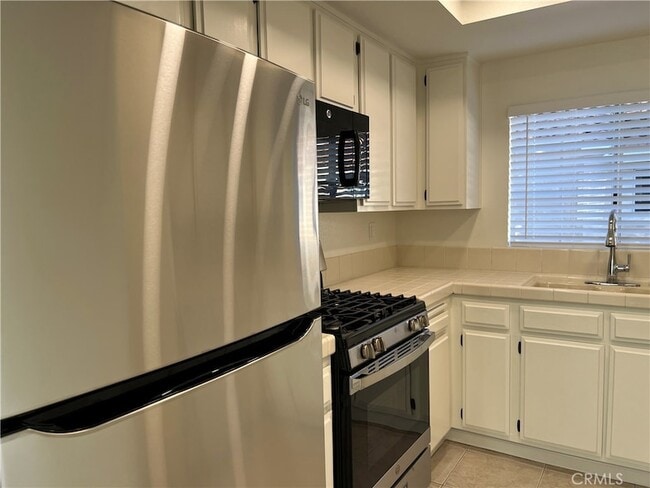 Building Photo - 24480 Mozer Dr