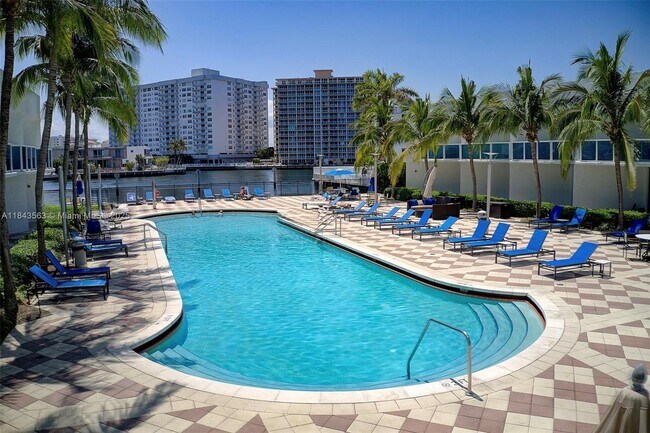 Building Photo - 1945 S Ocean Dr