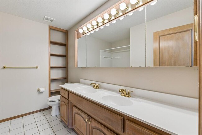 Building Photo - 2725 Blue Quail Pass