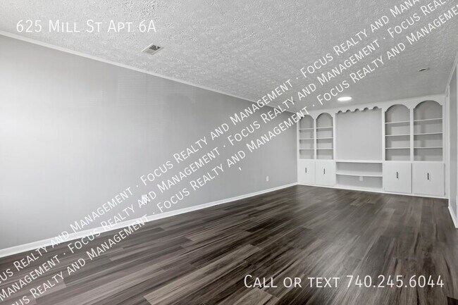 Building Photo - 625 Mill St