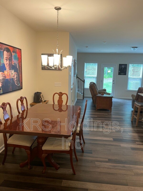 Building Photo - 245 White Oak Ridge Dr