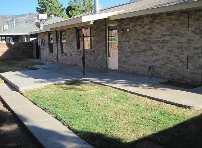 Building Photo - Fully Furnished Rental