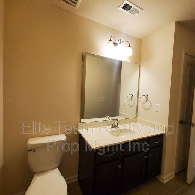 Building Photo - 4033 Black Walnut Wy