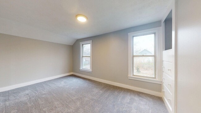 Building Photo - Lorain/W.73 neighborhood, updated 3 bed/1 bath single family house.