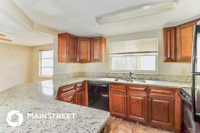 Building Photo - 9636 Mark Twain Ln