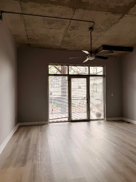 Building Photo - 711 Cosmopolitan Dr NE