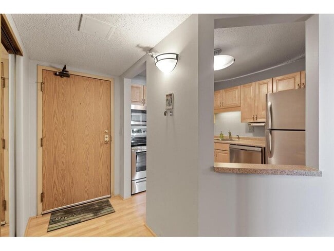 Building Photo - 78 10th St E