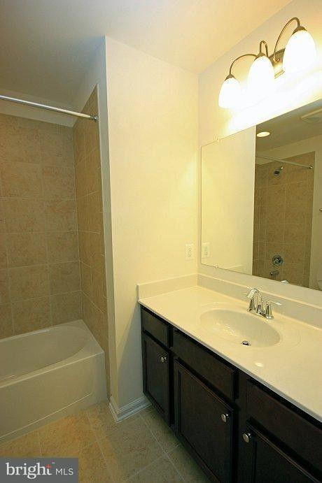 Building Photo - 6282 Newport Ct