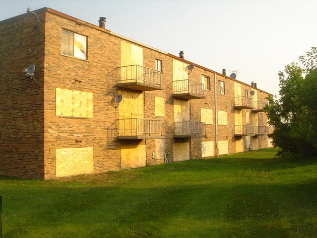 Building Photo - 3751-3753 Westmont Dr