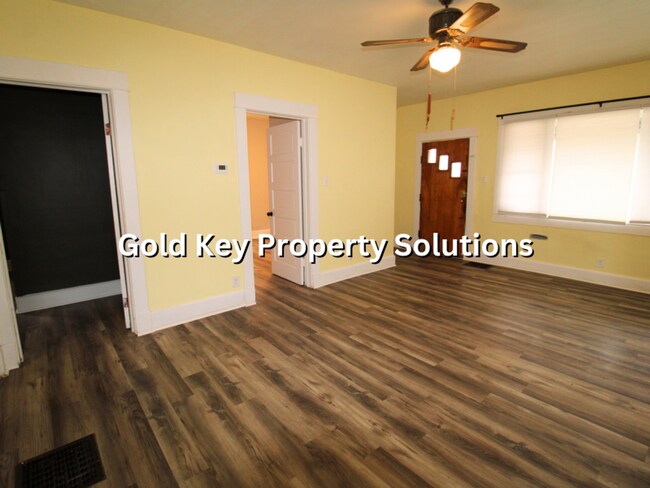 Building Photo - MUNCIE 3 BR 1 BA house with Fenced Backyard (NO SECTION 8)